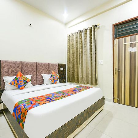 Fabexpress Galaxy Hotel Nayagaon Buitenkant foto
