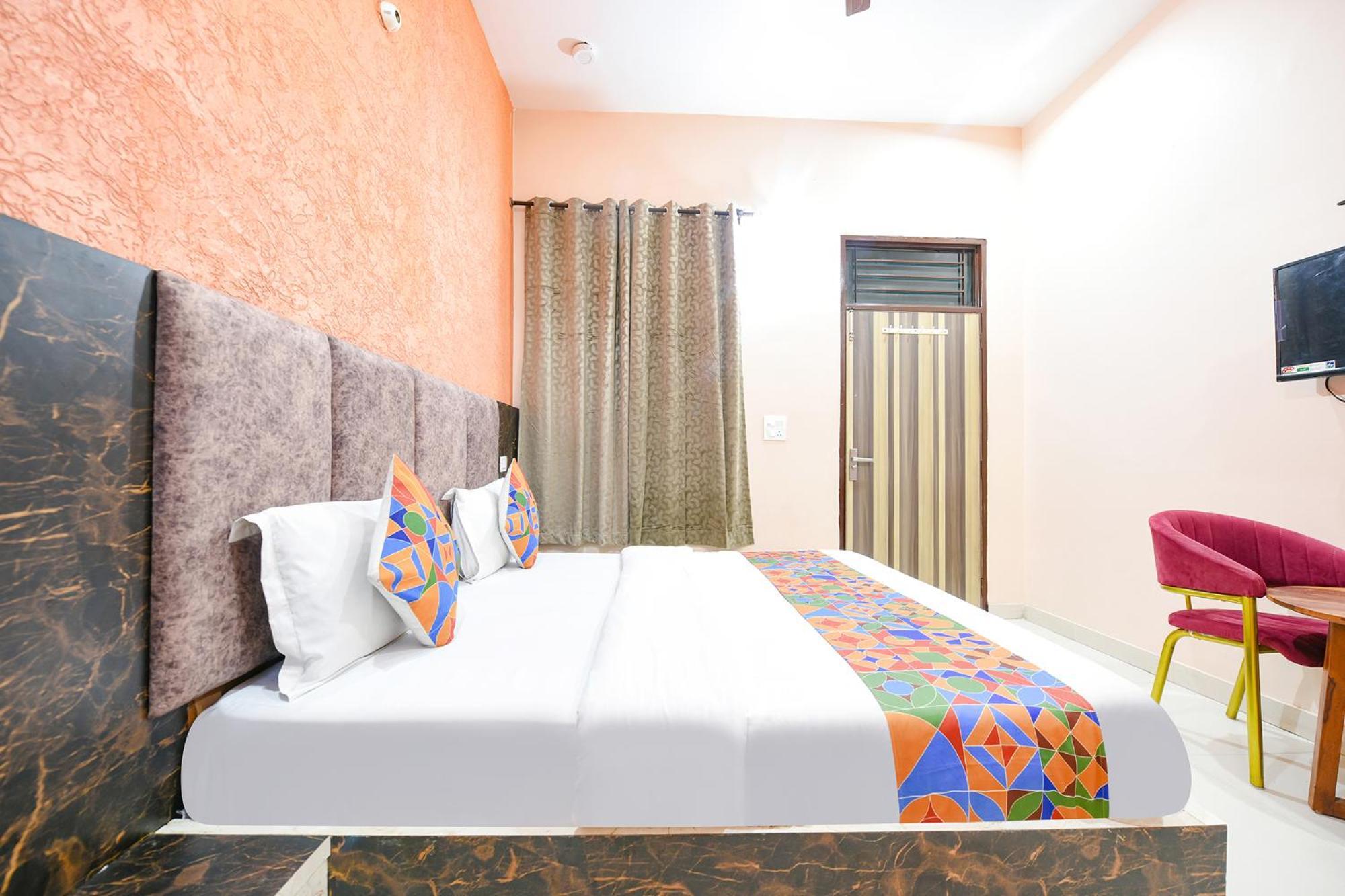 Fabexpress Galaxy Hotel Nayagaon Buitenkant foto